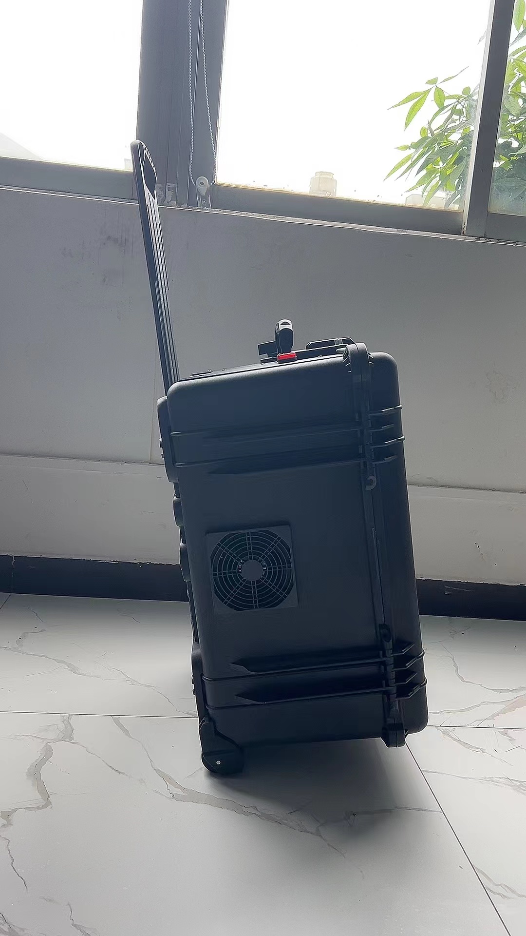 独山手拉箱型移动通信干扰器
